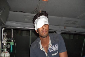 হাজী দানেশ বিশ্ববিদ্যালয়ে বহিরাগতদের ককটেল হামলা, আহত ২
