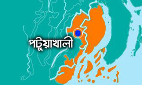 বাউফলে প্রতিপক্ষের আগুনে দিনমজুরের বসতঘর ছাই