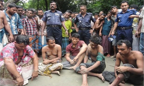 নাজিরপুরে ডাকাতির সময় যুবলীগকর্মীসহ ৫ ডাকাত আটক
