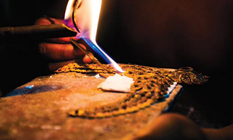 তাঁতীবাজারের ঐতিহ্যবাহী 'স্বর্ণশিল্প' ধ্বংসের মুখে