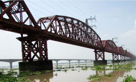 ইতিহাসের সাক্ষী ‘হার্ডিঞ্জ ব্রিজ’ : এশিয়ার বৃহত্তম রেল সেতু