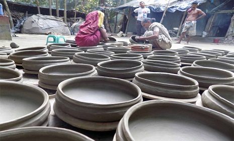 রায়পুরে মৃৎ শিল্পীদের দুর্দিন