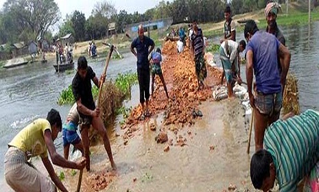 পাগলা নদীর অবৈধ বাঁধ ভেঙে দিলো প্রশাসন