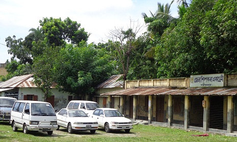 শরীয়তপুর জেলা শিল্পকলা একাডেমীর বেহাল দশা