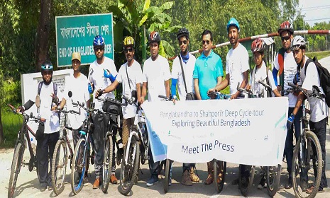 পর্যটন স্থান সম্পর্কে জানতে ১০ তরুণের ২২ দিনের সাইকেল ভ্রমণ