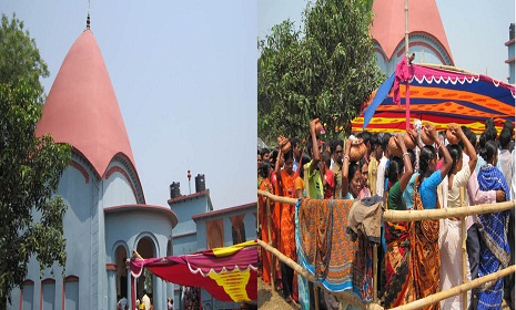 নওগাঁর ঐতিহ্যবাহী মান্দা রঘুনাথ মন্দিরে হাজারো ভক্তের ঢল