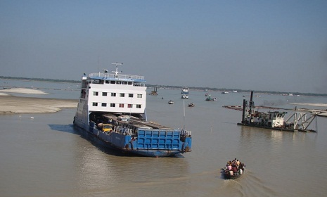 দৌলতদিয়ায় ট্রলার ডুবে ১৭টি গরু নিখোঁজ