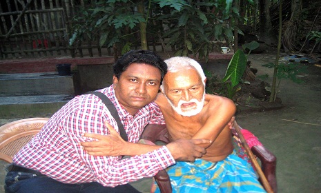 জীবন্ত জ্ঞানকোষ বাবু ডিজেন্দ্রনাথ বিশ্বাসের পাশে দাঁড়ায়
