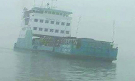 ৯ ঘণ্টা পর পাটুরিয়া দৌলতদিয়া নৌরুটে ফেরি চলাচল শুরু