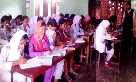 নাকে ওড়না চেপে ছাত্রীরা ক্লাসে!