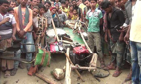 চুয়াডাঙ্গায় ট্রাক-ভটভটি মুখোমুখি সংঘর্ষ, নিহত ১২
