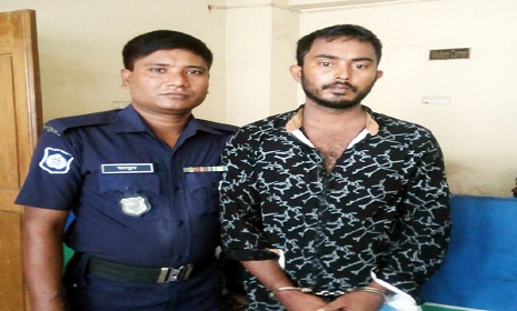 ফতুল্লায় তালিকাভুক্ত সন্ত্রাসী কিলার বাবু গ্রেফতার