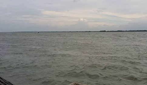 হঠাৎ বাড়ছে পদ্মার পানি