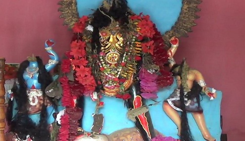 দিনাজপুরে কালী মন্দির ও দূর্গা মন্দিরের মূর্তি ভাংচুর : আটক ২