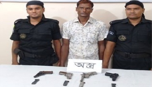 রাজশাহীতে আগ্নেয়াস্ত্রসহ ব্যবসায়ী গ্রেফতার