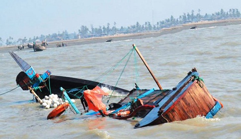 হাতিয়ায় নৌকা ডুবিতে ৪ জেলের মৃত্যু
