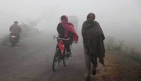 দিনাজপুরে জেঁকে বসেছে শীত