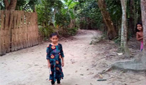 শিক্ষার আলো থেকে বঞ্চিত বাড়িভাঙ্গা গ্রামের কোমলমতি শিশুরা
