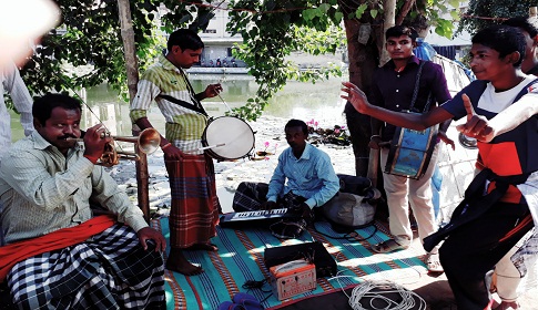 বাদ্যযন্ত্রে মানব জীবনযাত্রার কাহিনী