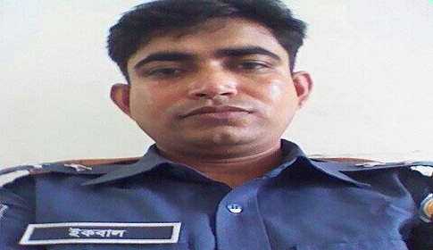 শৈলকুপায় এসআই ইকবালের বদলীর খবরে জনমনে স্বস্তি, মিষ্টি বিতরণ!
