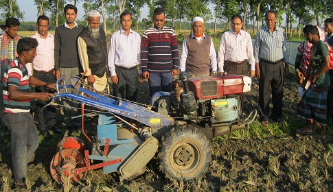 গৌরীপুরে বেড প্লান্টার ও সিডার যন্ত্রের প্রদর্শনী 