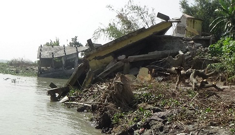 শরীয়তপুরে বাধাগ্রস্ত হচ্ছে প্রাথমিক শিক্ষার লক্ষ্য অর্জণ