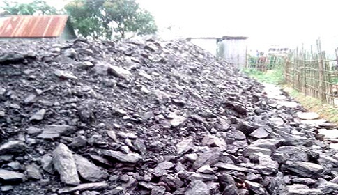 লাকমা-টেকেরঘাট সীমান্ত দিয়ে কয়লা পাচারের অভিযোগ