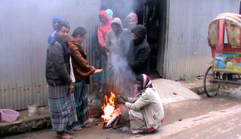ধামরাইয়ে শীতে জনজীববন বিপর্যস্ত