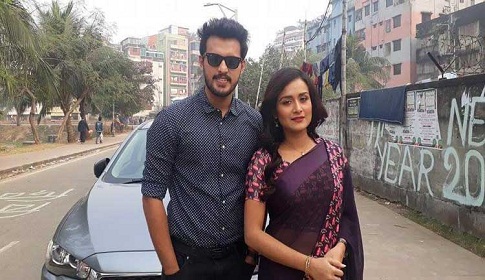 নাকফুলে মুগ্ধ হয়ে নাদিয়ার প্রেমে ইরফান