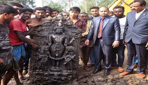 শেরপুরে ৪০০ বছরের পূরনো কষ্টি পাথরের নারায়ণ মূর্তি উদ্ধার