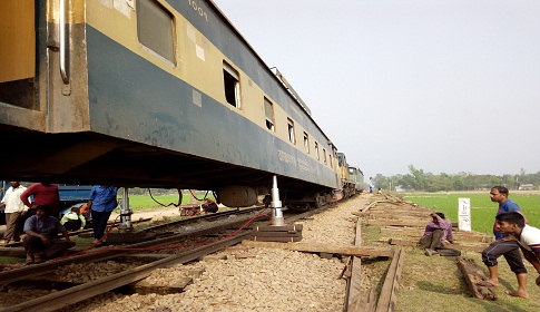 শ্রীমঙ্গলে ১৫ ঘন্টা পর ট্রেন চলাচল শুরু