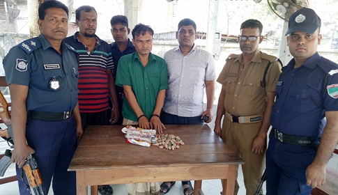 শৈলকুপায় গাঁজাসহ শীর্ষ মাদক ব্যবসায়ী আটক