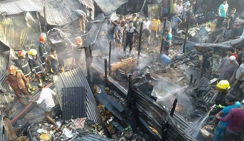 চাঁদপুরের পালবাজারে অগ্নিকাণ্ড, কয়েক কোটি টাকার ক্ষতি