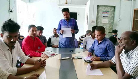 র্যাবের সোর্সের বিরুদ্ধে বঙ্গবন্ধু-প্রধানমন্ত্রীর ছবি সম্বলিত ফেস্টুন ব্যানার ভাংচুরের অভিযোগ
