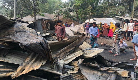 সৈয়দপুরে ৪৫ বসতঘর আগুনে পুড়ে ছাই