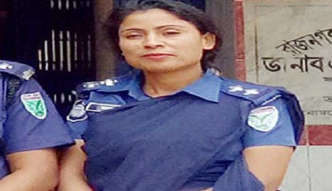 স্ত্রীর মর্যাদার দাবিতে ভাইস চেয়ারম্যানের বাড়িতে এসআই