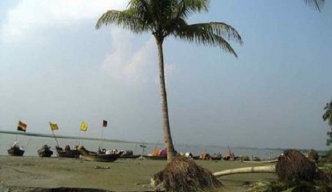 রায়পুরের মেঘনা উপকূলে পর্যটনের অপার সম্ভাবনা