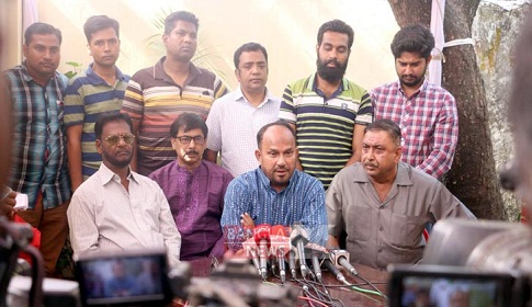 নেতাকর্মীদের গ্রেফতারের প্রতিবাদে মঞ্জুর নির্বাচনী কার্যক্রম স্থগিত