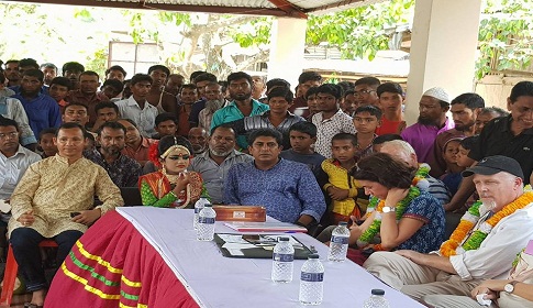 হাট-বাজার পরিদর্শনে ইফাত প্রতিনিধি দল পাথরঘাটায়