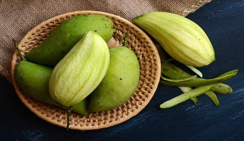কেন কাঁচা আম খাবেন