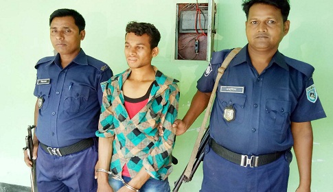 ফুলবাড়ীতে ইয়াবাসহ বিক্রেতা আটক