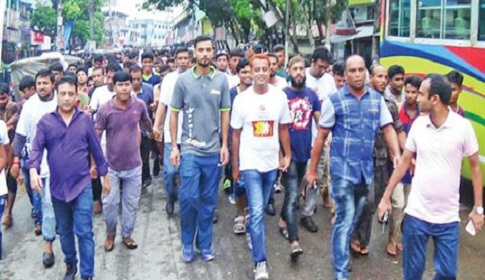 নড়াইলবাসীর মুখে মুখে এখন মাশরাফি