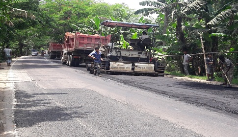 মাদারীপুরের অংশে সংস্কার কাজ চলছে ধীর গতিতে 