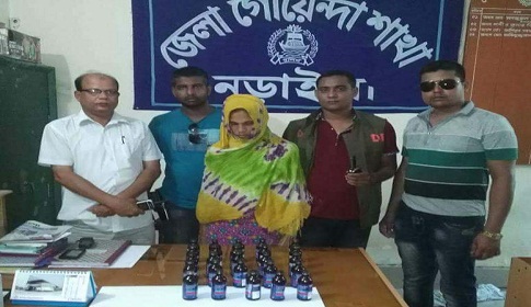 নড়াইলের কুখ্যাত মাদক সম্রাজ্ঞী মুক্তা ফেনসিডিলসহ আটক