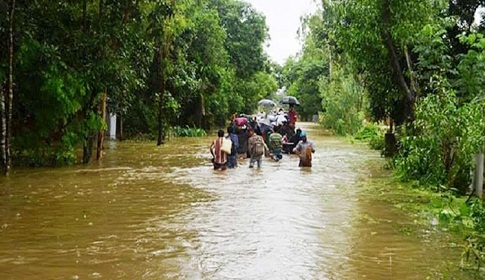 আগামী ২৪ ঘণ্টায়ও ভারী বর্ষণের আশঙ্কা