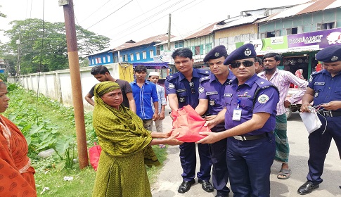 আমতলীতে মাদক জীবন থেকে ফিরে আসা ৩১ জন নারী পুরুষের মধ্যে ঈদ সামগ্রী বিতরণ