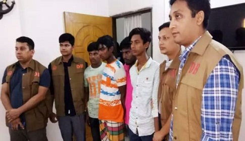আশুলিয়ায় ভ্যান চালক হত্যা মামলায় গ্রেফতার ৫