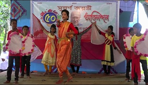 তাড়াশের গুল্টা খীস্ট্র ধর্ম পল্লীতে ফাদারের যাজকীয় জীবনের পঞ্চাশ বছর পূর্তি পালন