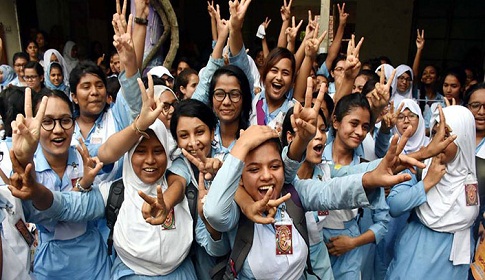 এবারও এগিয়ে মেয়েরা