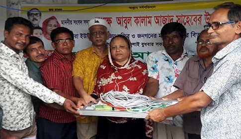 গোবিন্দগঞ্জের শালমারায় মসজিদ, মন্দির ও মুক্তিযোদ্ধাদের সোলার প্যানেল বিতরণ